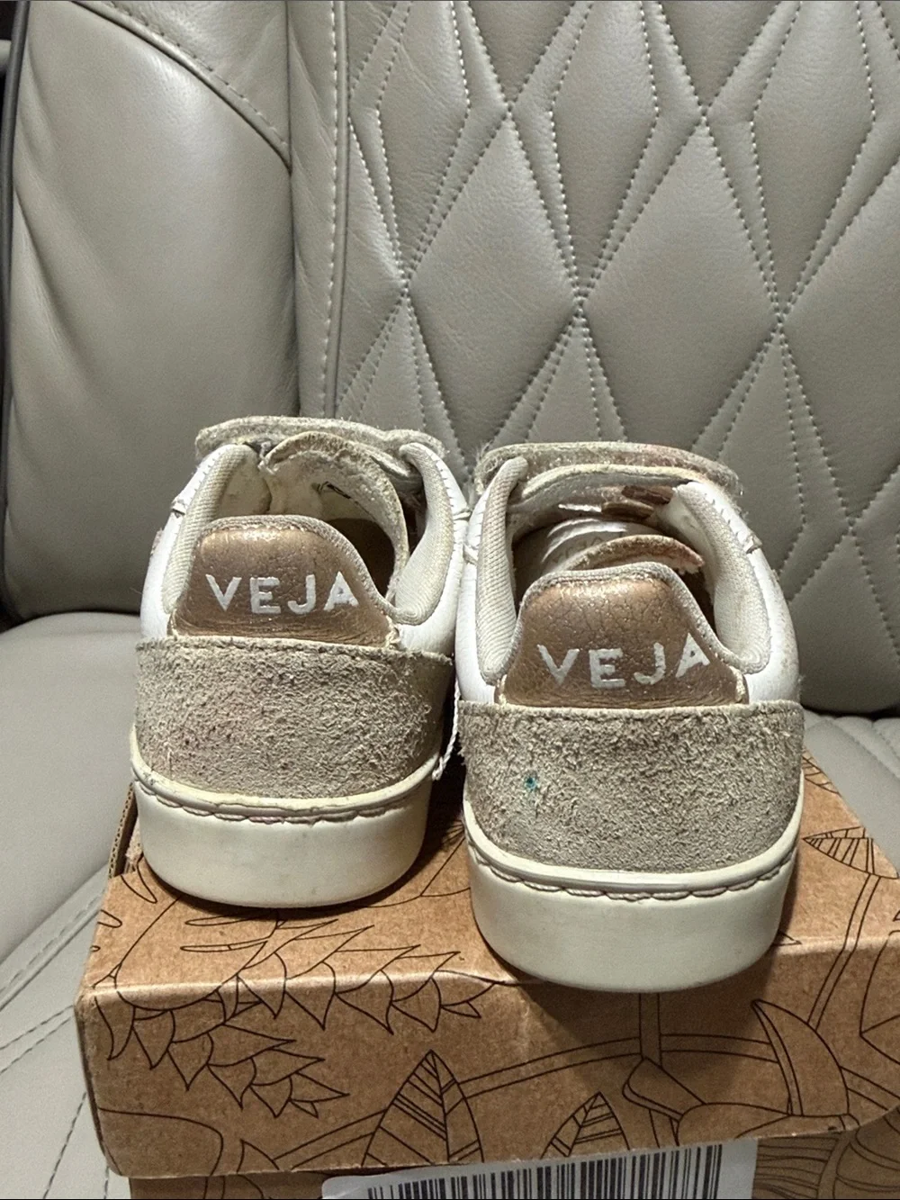 VEJA white kids